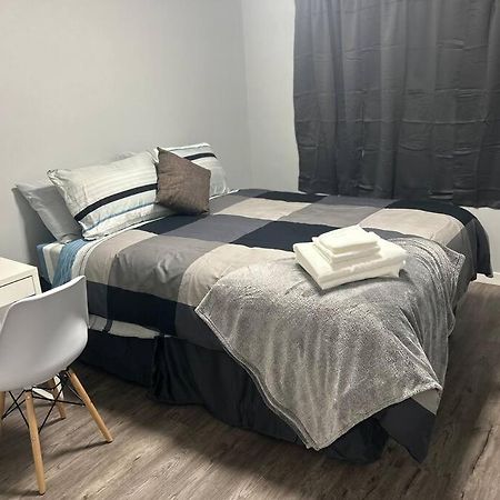 Cute Highland Park Upper B Unit Apartment Calgary Exterior photo