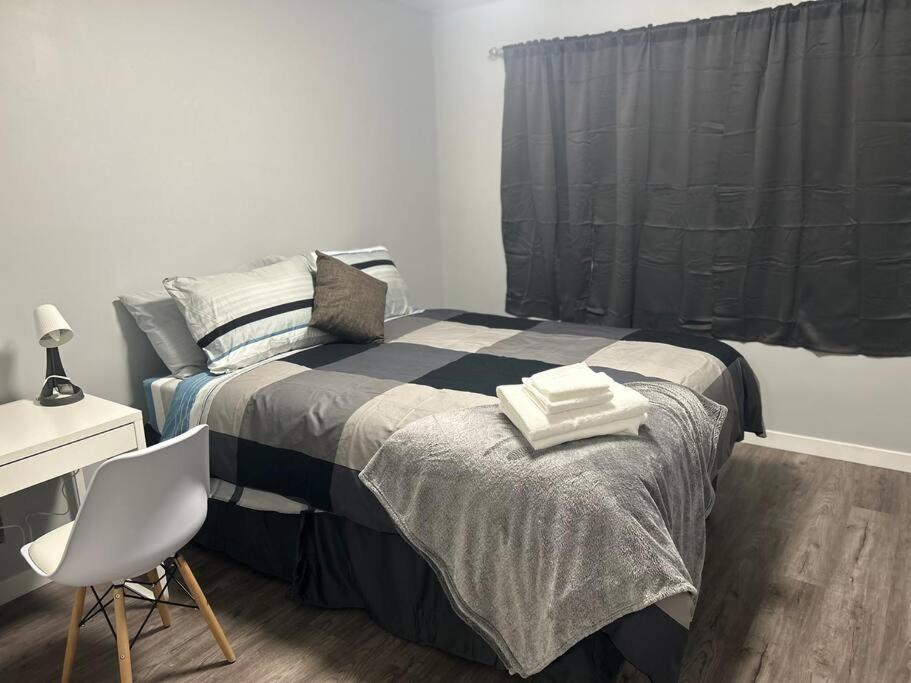 Cute Highland Park Upper B Unit Apartment Calgary Exterior photo